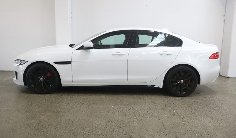 2017 Jaguar XE S full